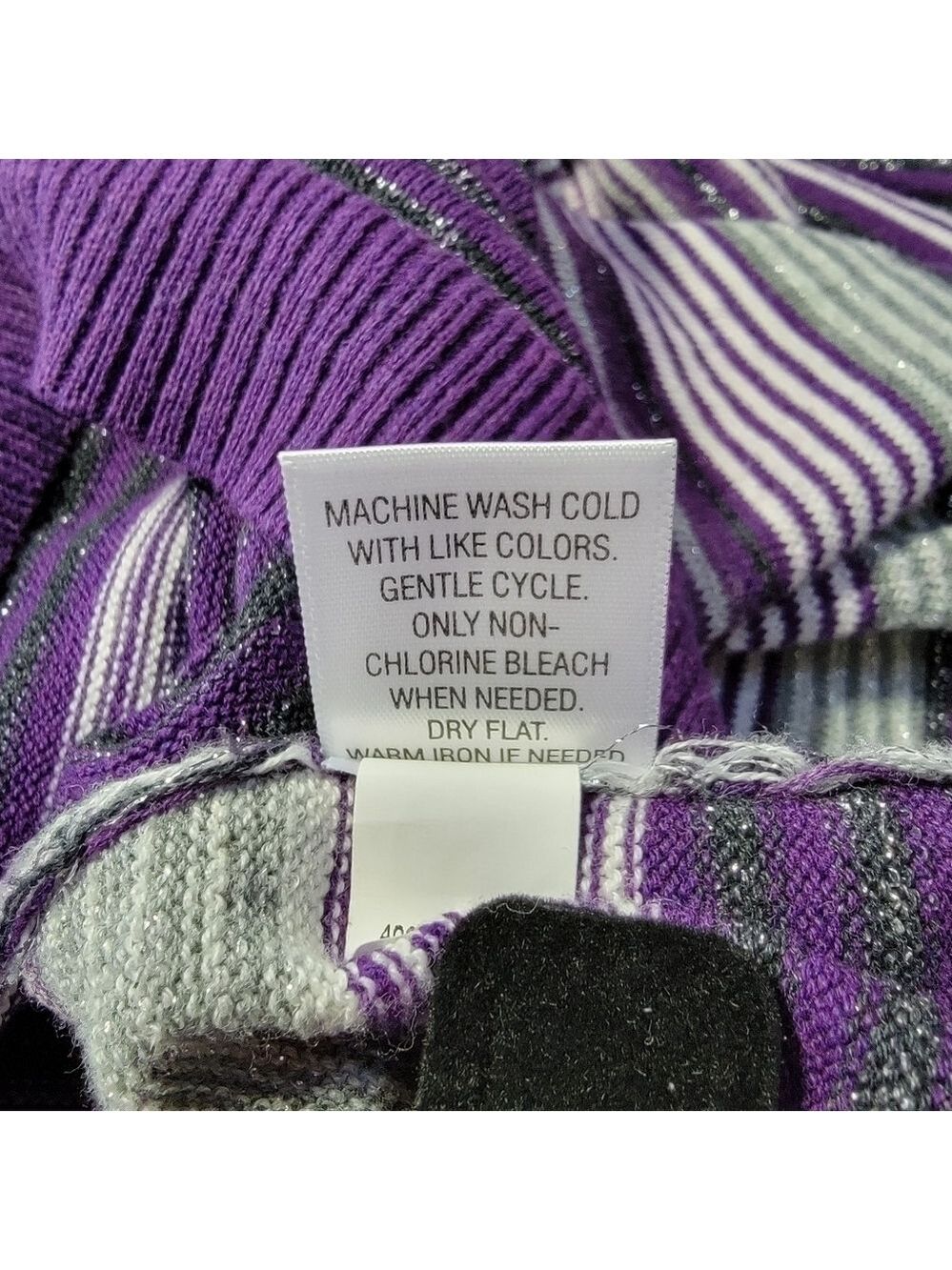 𝅺EUC Croft & Barrow Purple/Silver Vneck Striped Sweater Size 2XL - Picture 6 of 10